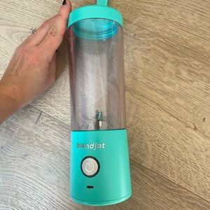 NWOT blend jet 2 portable blender - mint